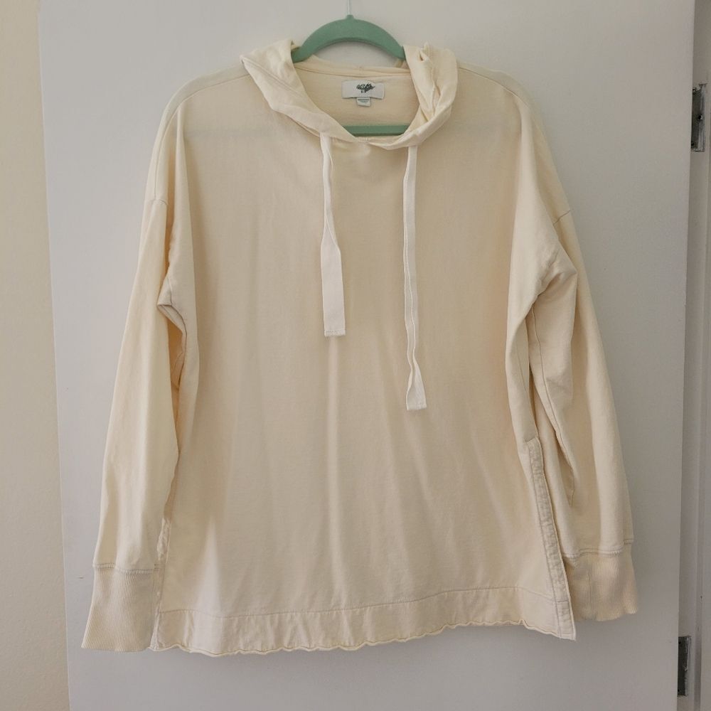 Aerie light weight cream hoodie Medium